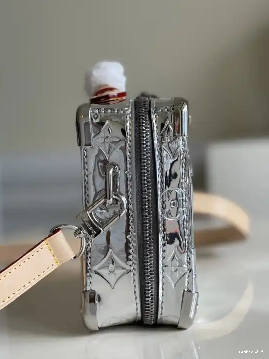 LOUIS HANDLE VUITTON TRUNK 0328